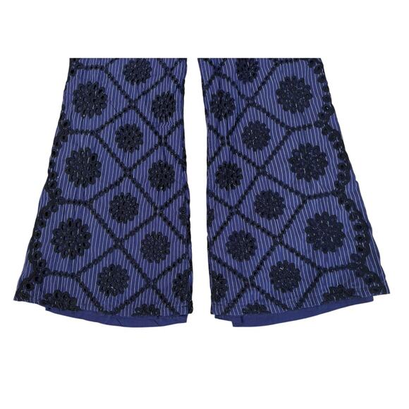 ETT TWA Anthropologie Embroidered Medallion Eyelet Wide Leg Pants Navy Blue 10P - Picture 3 of 9
